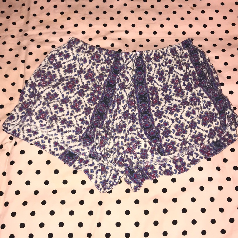 Brandy Melville patterned flowy shorts